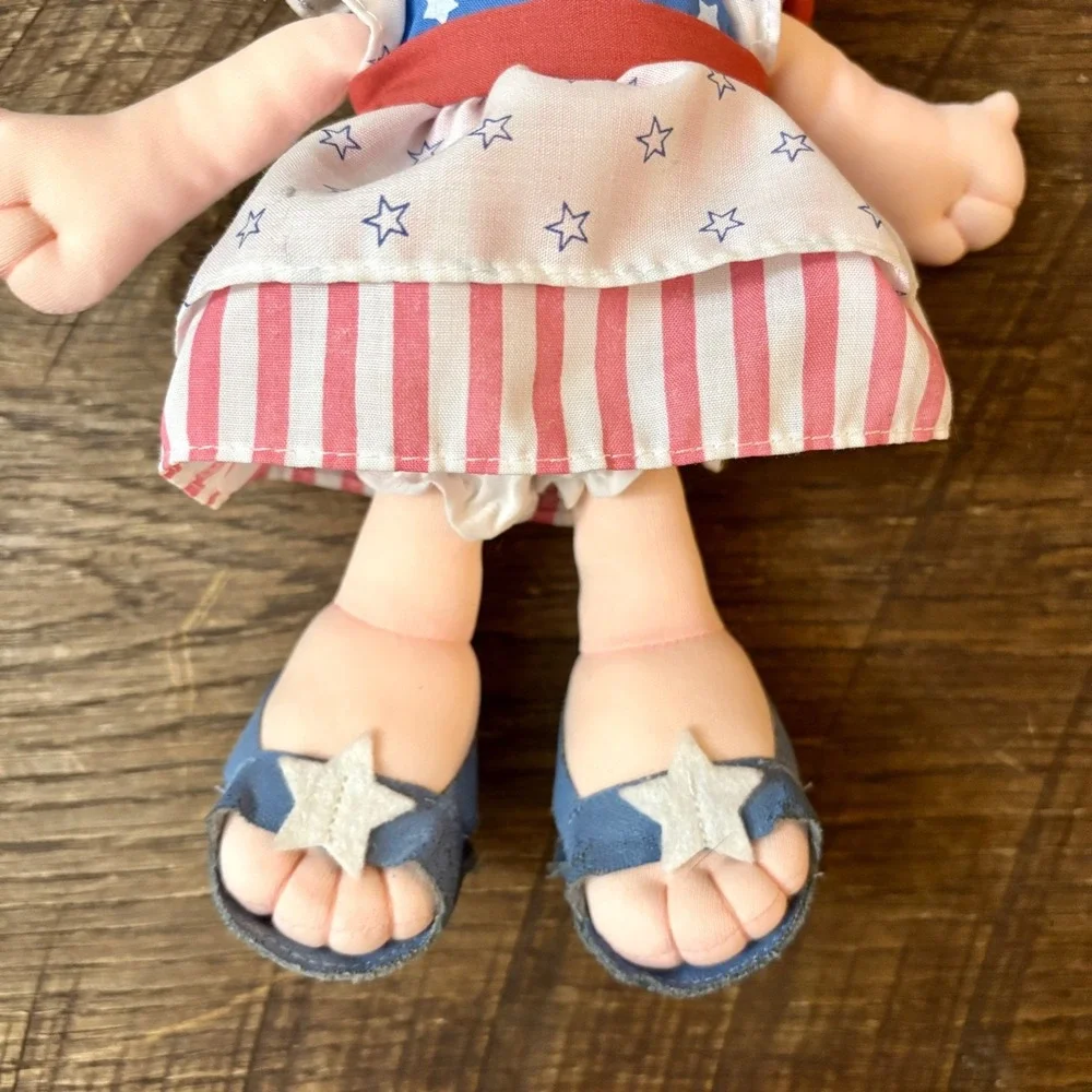 Vintage 1988 Applause Precious Moments Dolls of the Month Julie American Theme‎